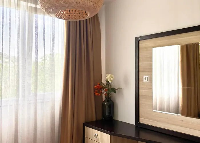 Sunny Paradise Apartment